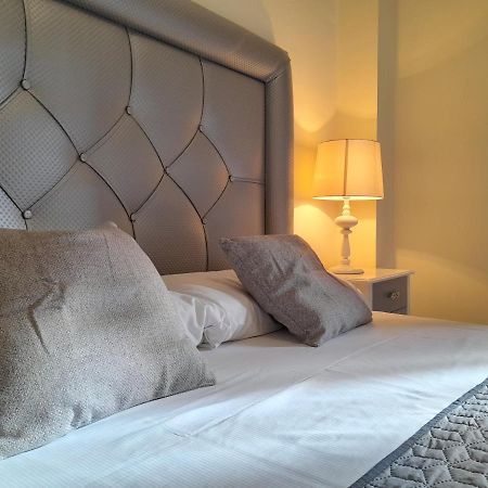 Apartamento Espacioso Muy Tranquilo Con Piscinas Y Jardines Cercano A La Playa Estepona Esterno foto