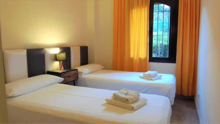 Apartamento Espacioso Muy Tranquilo Con Piscinas Y Jardines Cercano A La Playa Estepona Esterno foto