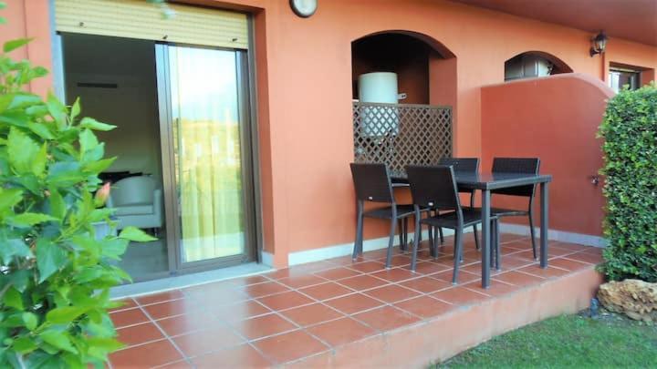 Apartamento Espacioso Muy Tranquilo Con Piscinas Y Jardines Cercano A La Playa Estepona Esterno foto
