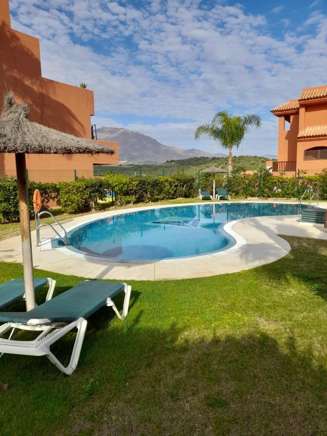 Apartamento Espacioso Muy Tranquilo Con Piscinas Y Jardines Cercano A La Playa Estepona Esterno foto